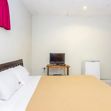 Hotel Reddoorz @ Sanur 3